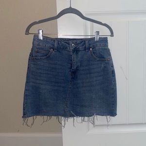 Size 27 (M) lightly worn Jean skirt